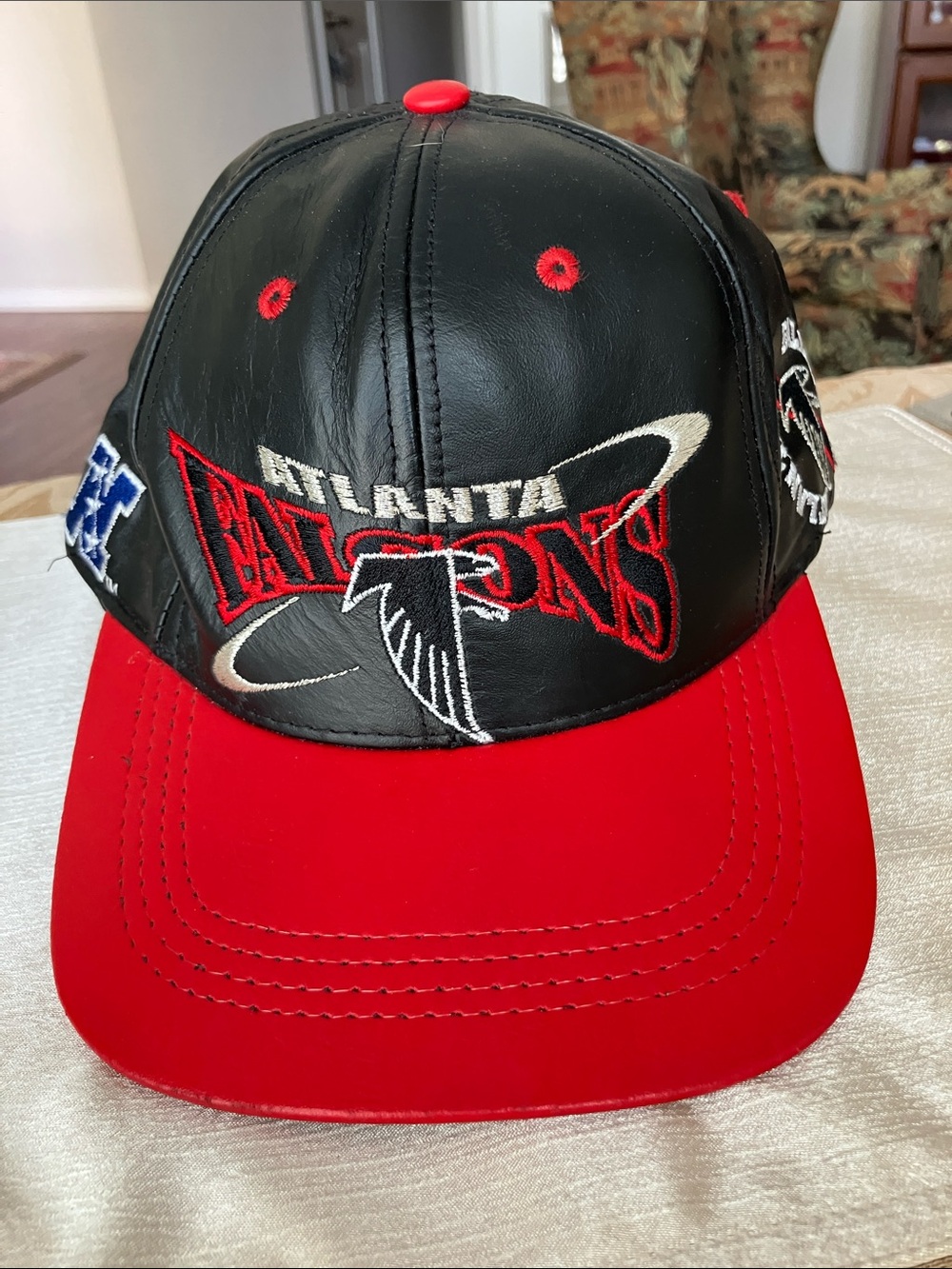 Atlanta Falcons Vintage Black & Red Leather Snapback Hat